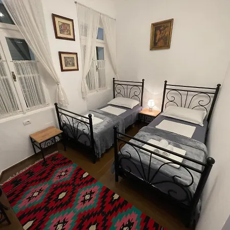 Intown بيت ضيافة