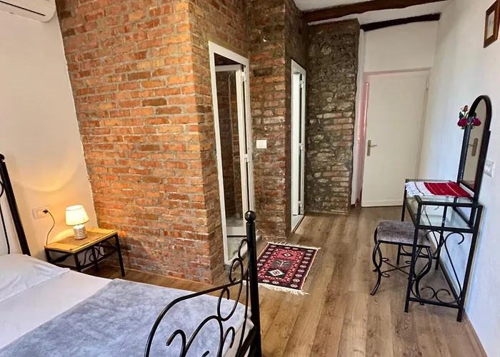 Intown Guest house *